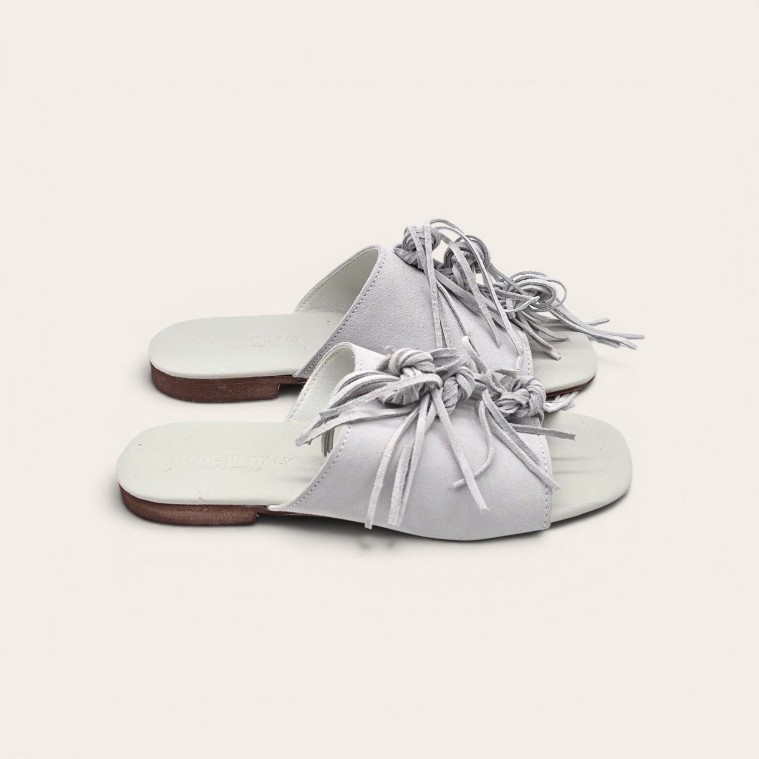 SANDALO CHIC IN VERA PELLE CAMOSCIO GHIACCIO