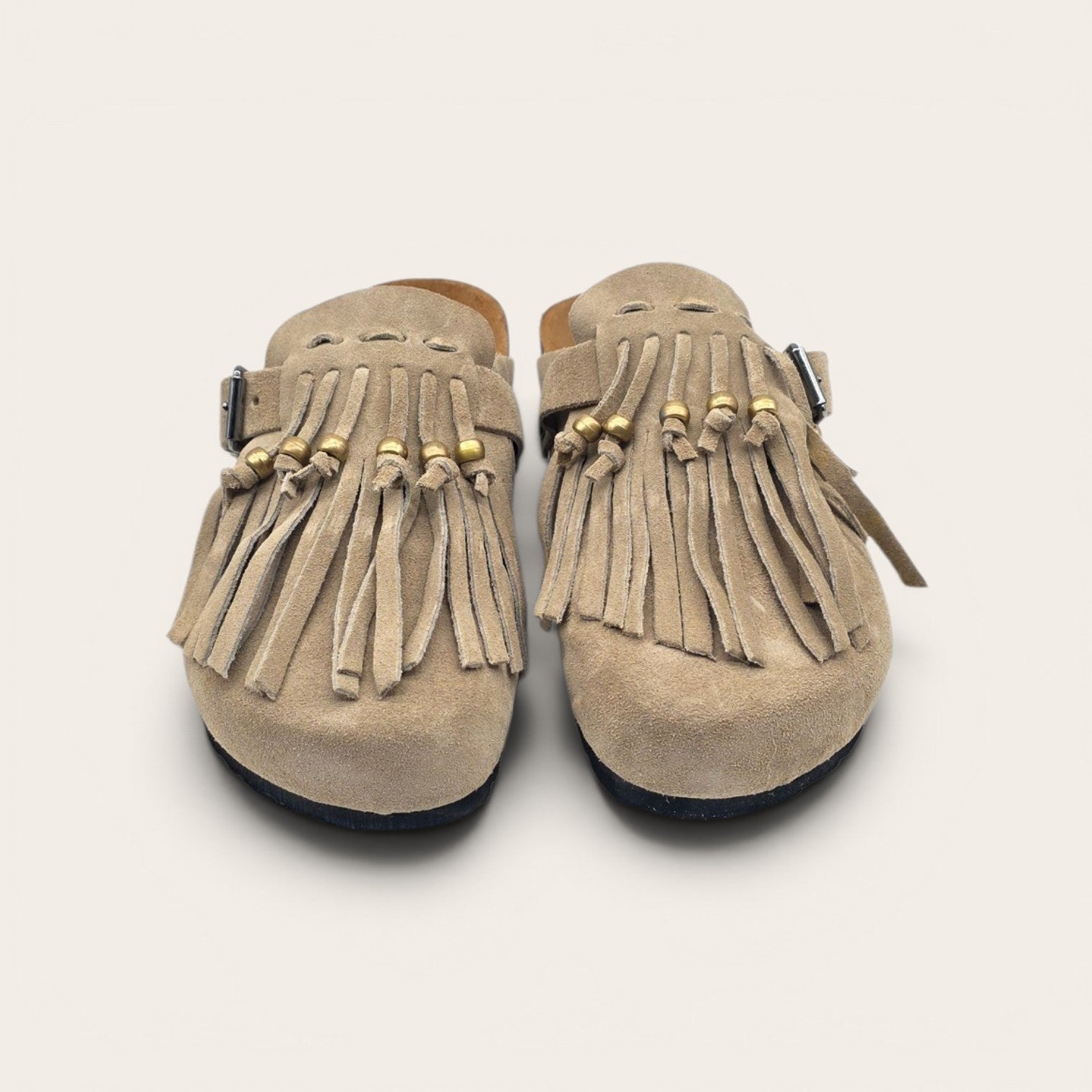 SABOTS EN CUIR VÉRITABLE AVEC FRANGE ET PERLES BEIGE