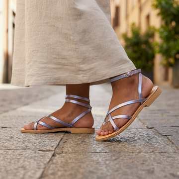 SANDALO CAPRI IN VERA PELLE LAMINATA GLICINE