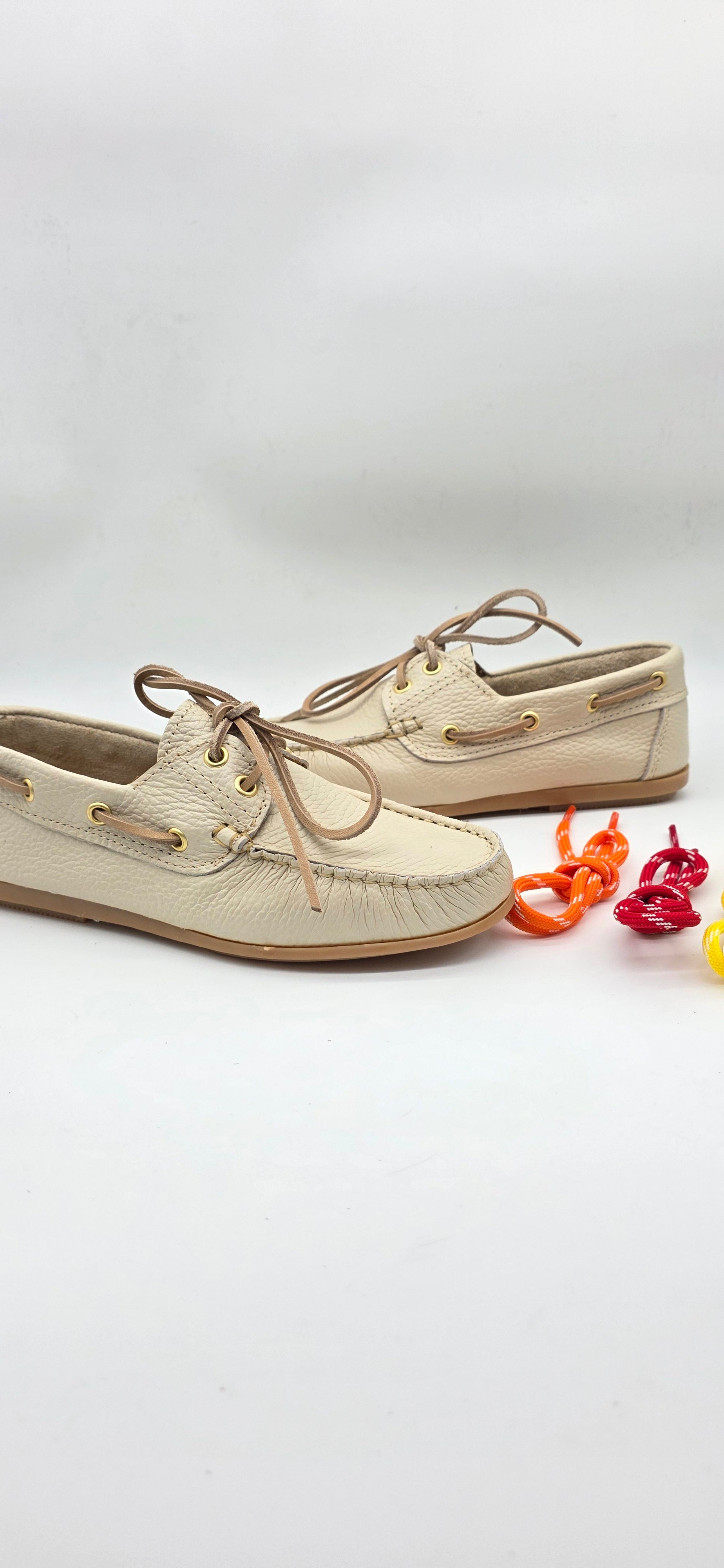 MOCASSINO DA DONNA IN VERA PELLE BOTTOLATA