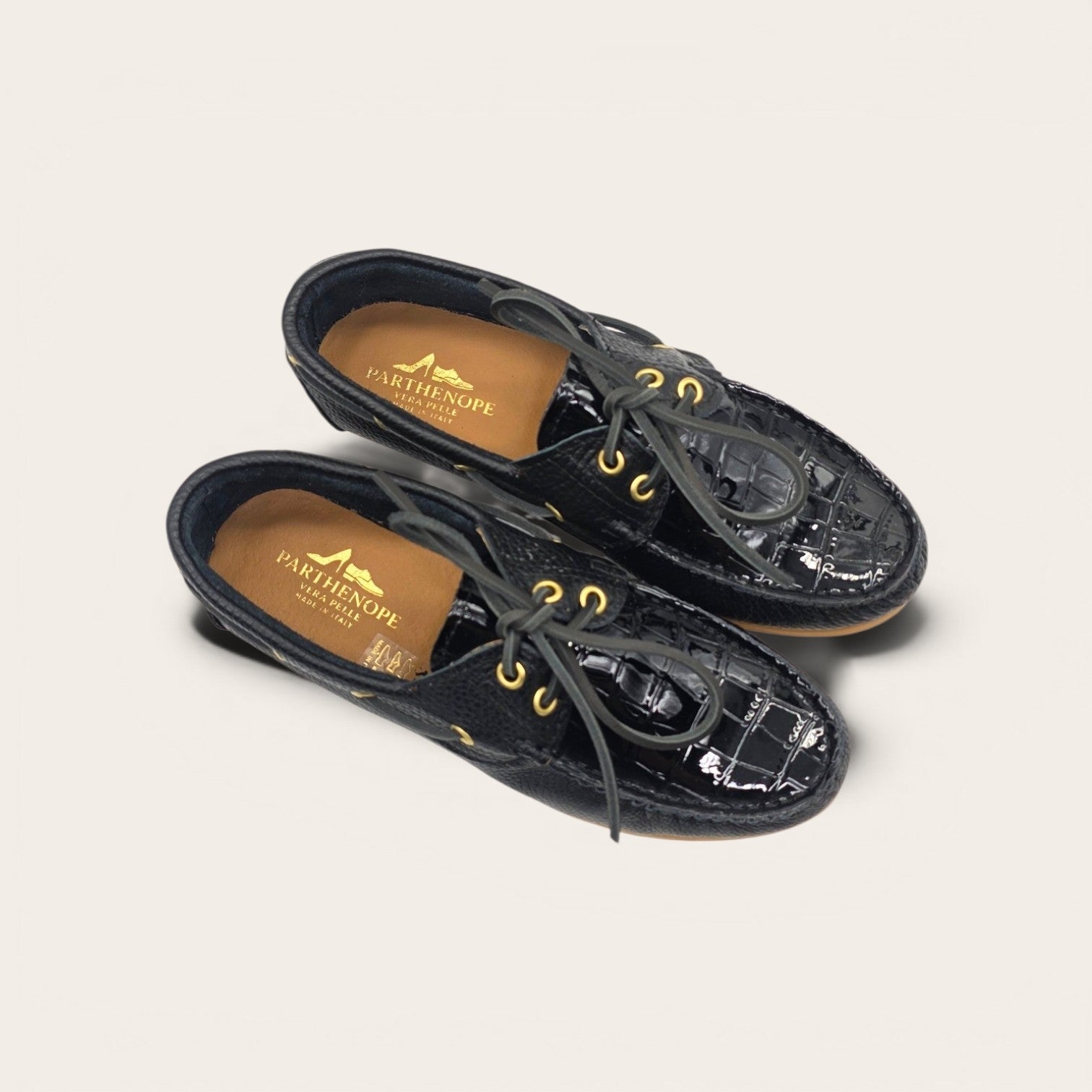 MOCASSINO DA DONNA IN VERA PELLE BOTTOLATA TOTAL BLACK