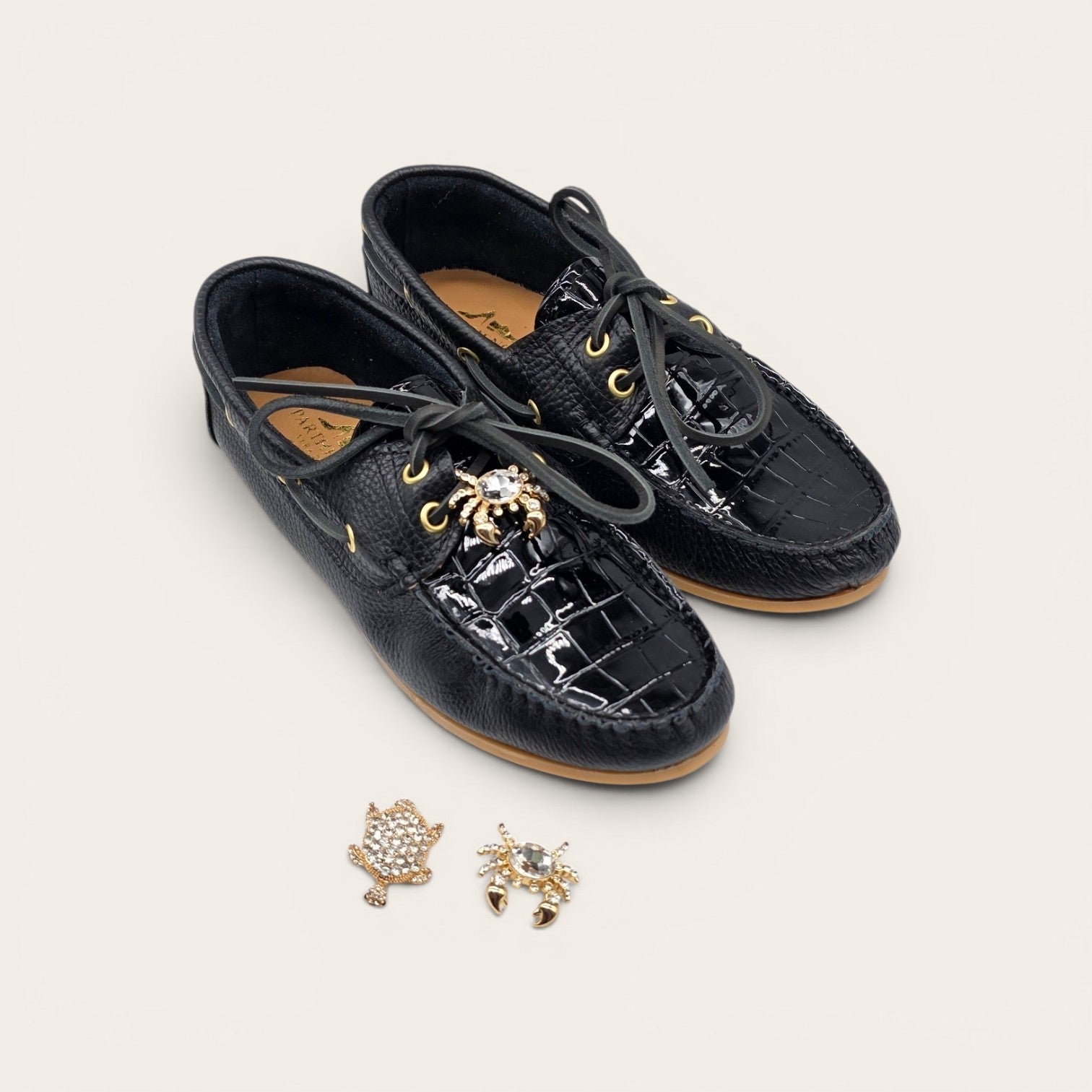 MOCASSINO DA DONNA IN VERA PELLE BOTTOLATA TOTAL BLACK